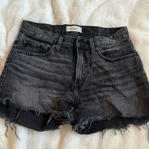 Like new! Abercrombie & Fitch Mid Rise Boyfriend Short - Size 27